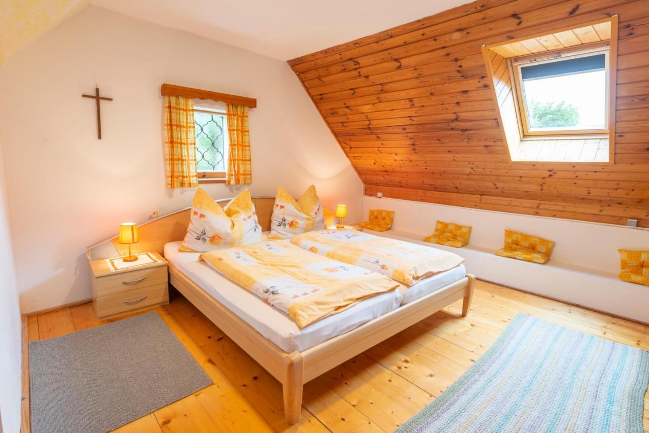 Bio-hof Windhaber Farm stay *